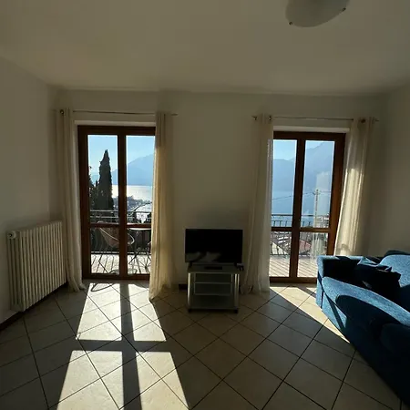 Lucre House, Vista Super Bellano